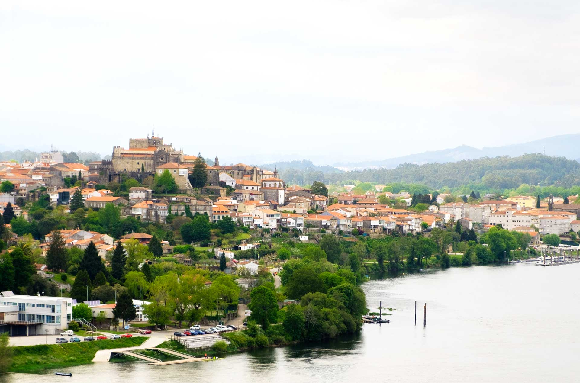 aisaje Ciudad de Tui y Rio Miño